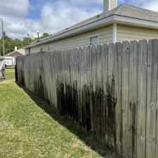 Wood-fence-cleaning-in-Mary-Esther-Florida 3